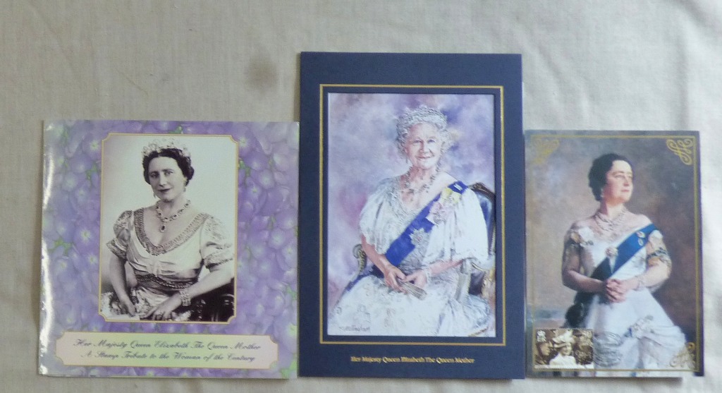 2000 ISLE OF MAN QUEEN MOTHERS 100 BIRTHDAY - Special pack plus print and postcard.