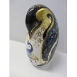 ROYAL CROWN DERBY PAPERWEIGHT "Penguin with chick"