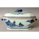 AN 18TH CENTURY CHINESE QIANLONG PERIOD BLUE & WHITE PORCELAIN TUREEN & COVER, the sides painted