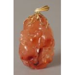 A GOOD QUALITY 20TH CENTURY CHINESE PIERCED & CARVED AGATE PENDANT, with gold clasp marked '14K',