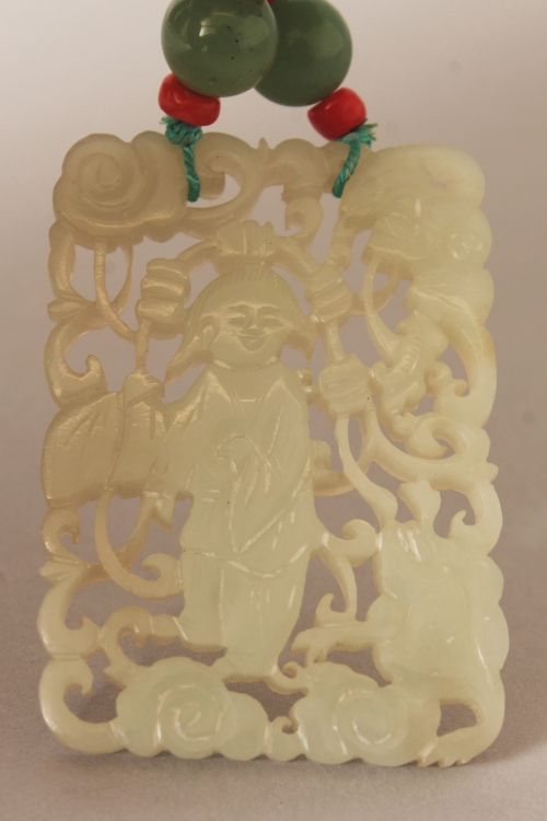 ANOTHER GOOD QUALITY 20TH CENTURY CHINESE JADE PENDANT, with a fine quality jade, hardstone and - Image 7 of 9