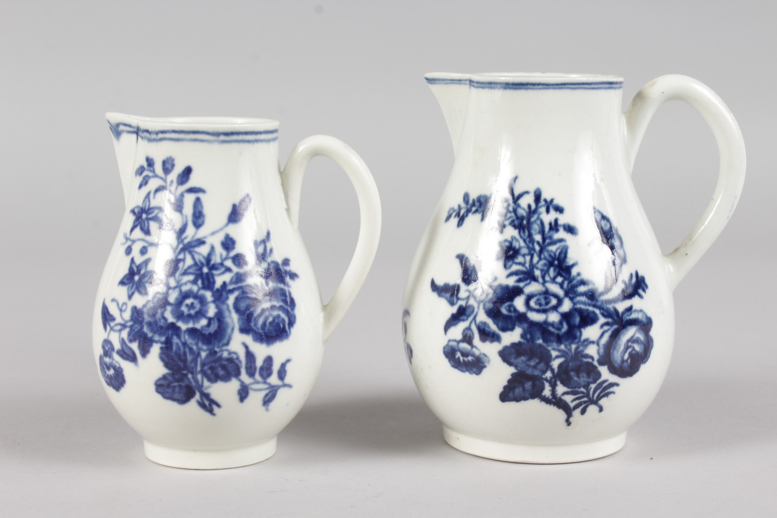 AN 18TH CENTURY WORCESTER SPARROW BEAK JUG, printed with the Three Flowers pattern in underglaze - Image 3 of 3