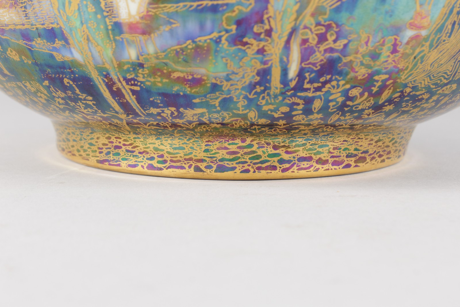 A SUPERB WEDGWOOD FAIRYLAND LUSTRE CIRCULAR BOWL by DAISY MAKEIG-JONES. 10.5ins diameter. No. Z - Image 5 of 10