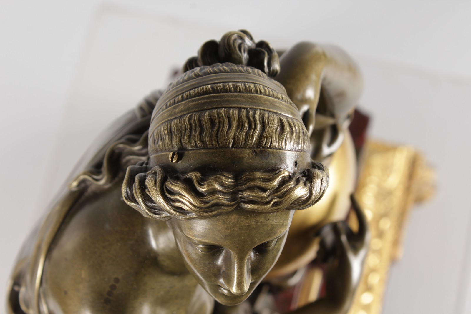 A SUPERB LOUIS XVI BRONZE, ORMOLU AND ROUGE MARBLE MANTLE CLOCK, the case with a classical female - Image 7 of 10