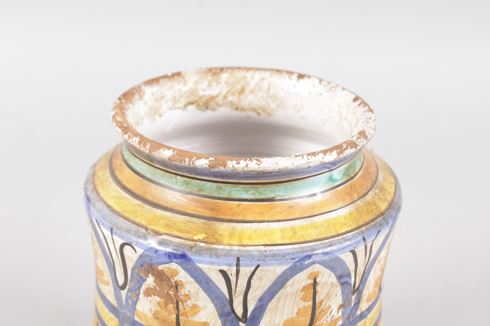 AN ITALIAN DRUG JAR. 6.5ins high. - Image 2 of 6