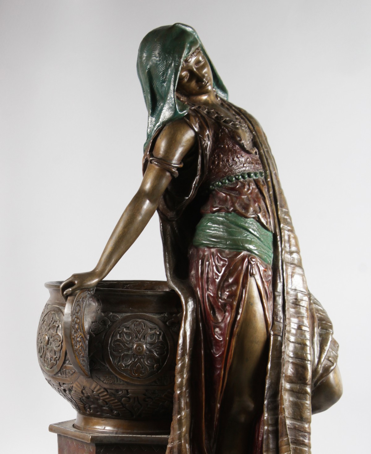 AFTER WAAGEN (19TH CENTURY) A GOOD LARGE COLD PAINTED BRONZE OF AN ARAB GIRL leaning provocatively - Image 8 of 9