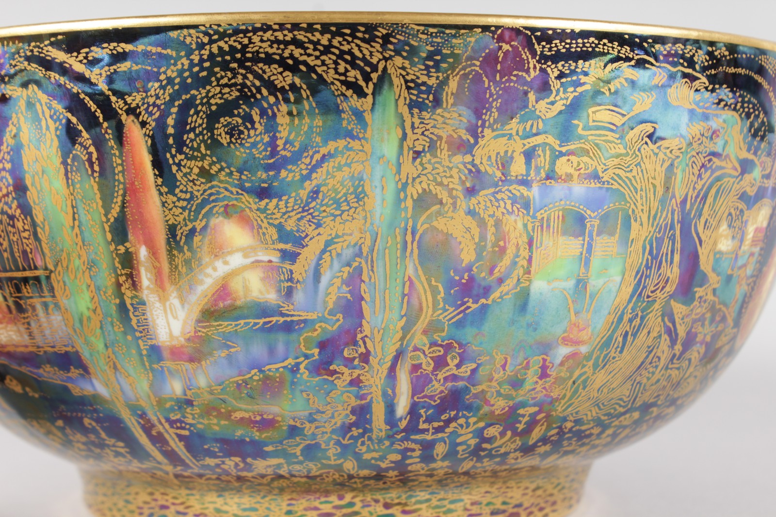 A SUPERB WEDGWOOD FAIRYLAND LUSTRE CIRCULAR BOWL by DAISY MAKEIG-JONES. 10.5ins diameter. No. Z - Image 4 of 10