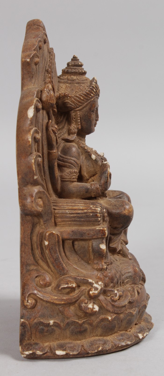 AN ISLAMIC CARVED SOAPSTONE GOD. 6.5ins high. - Image 2 of 2