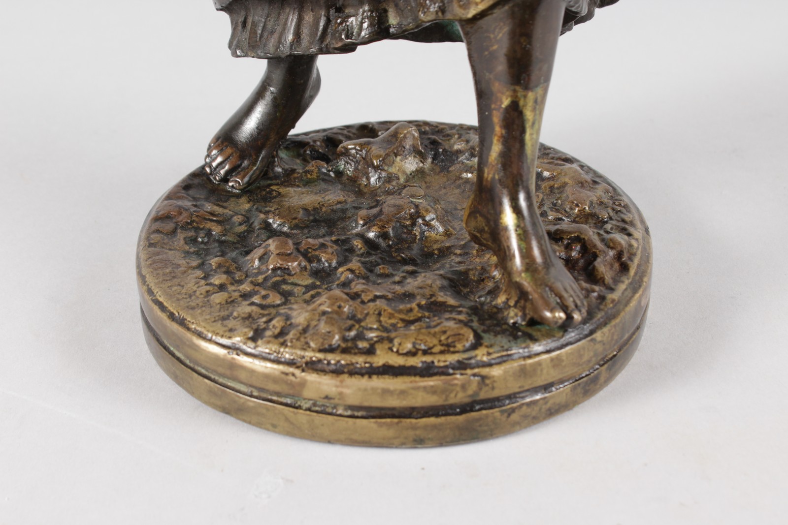 A 19TH CENTURY FRENCH BRONZE OF A YOUNG WOMAN carrying a basket of fruit and standing on a - Image 3 of 5