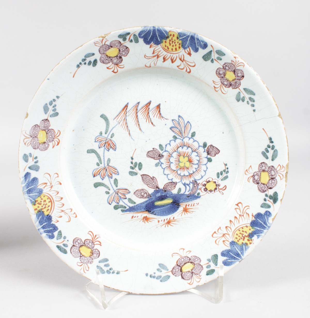 TWO ALMOST IDENTICAL 18TH CENTURY DELFT PLATES. 9ins and 7.5ins diameter. - Image 5 of 6