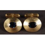 A GOOD PAIR OF 18CT YELLOW GOLD AND SAPPHIRE CUFFLINKS.