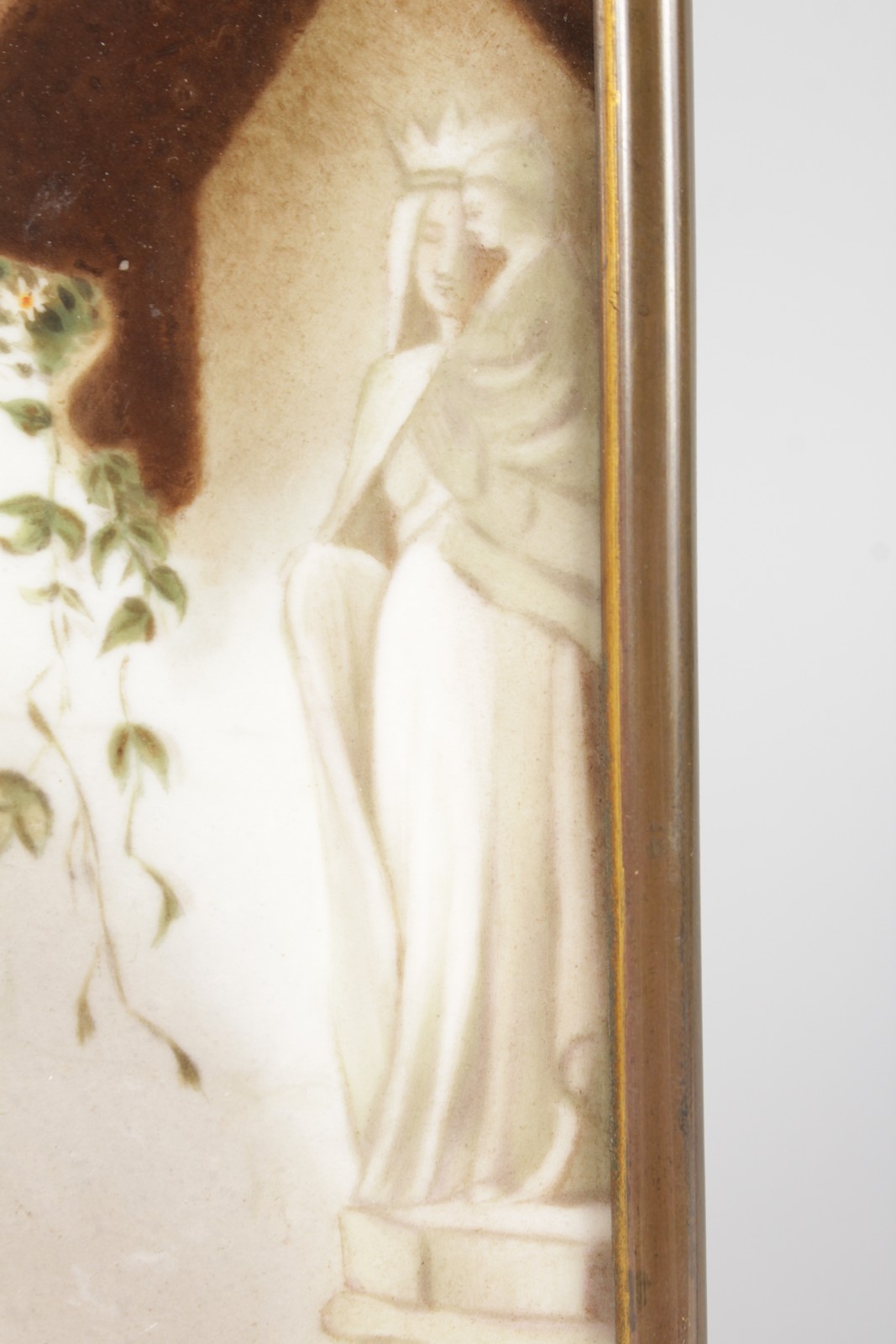 A KPM PORCELAIN PLAQUE, a young girl with flowers before The Madonna. 9ins x 6ins. - Image 4 of 7