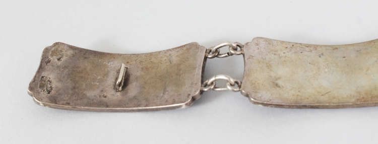 A GOOD LATE 19TH CENTURY CHINESE SILVER BELT BY SUN SHING, weighing 225gm, the linked and waisted - Image 8 of 10