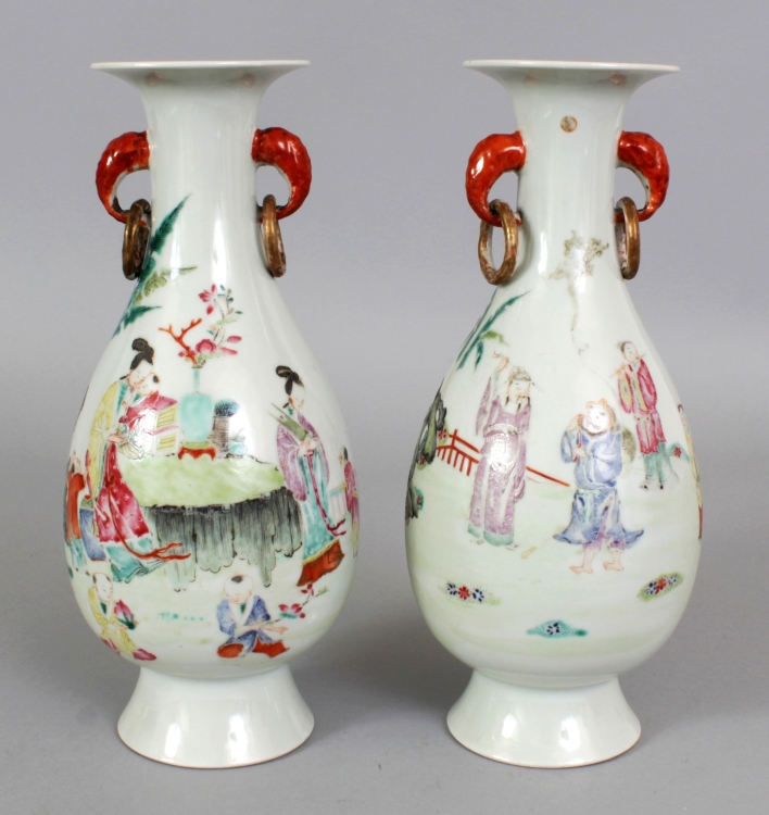 A PAIR OF LATE 19TH CENTURY CHINESE FAMILLE ROSE PORCELAIN VASES, with loose ring handles, one - Image 3 of 7