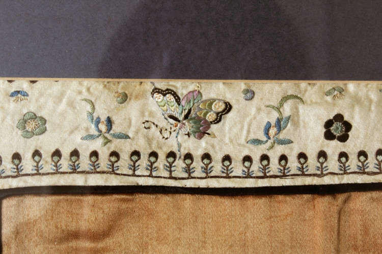 A 19TH CENTURY FRAMED CHINESE ORANGE GROUND EMBROIDERED SILK PANEL, decorated with butterflies - Image 4 of 5