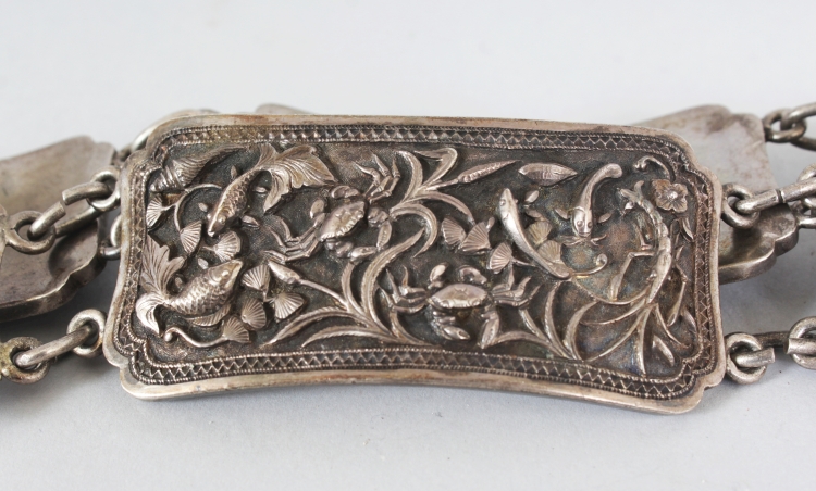 A GOOD LATE 19TH CENTURY CHINESE SILVER BELT BY SUN SHING, weighing 225gm, the linked and waisted - Image 6 of 10