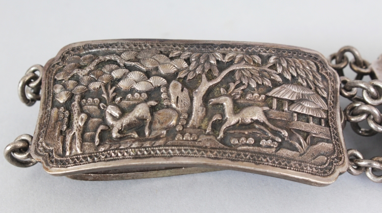 A GOOD LATE 19TH CENTURY CHINESE SILVER BELT BY SUN SHING, weighing 225gm, the linked and waisted - Image 5 of 10