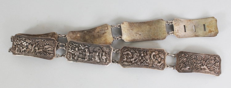 A GOOD LATE 19TH CENTURY CHINESE SILVER BELT BY SUN SHING, weighing 225gm, the linked and waisted