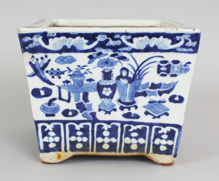 A 19TH CENTURY CHINESE SQUARE SECTION BLUE & WHITE PORCELAIN JARDINIERE, the flaring sides painted - Image 3 of 7