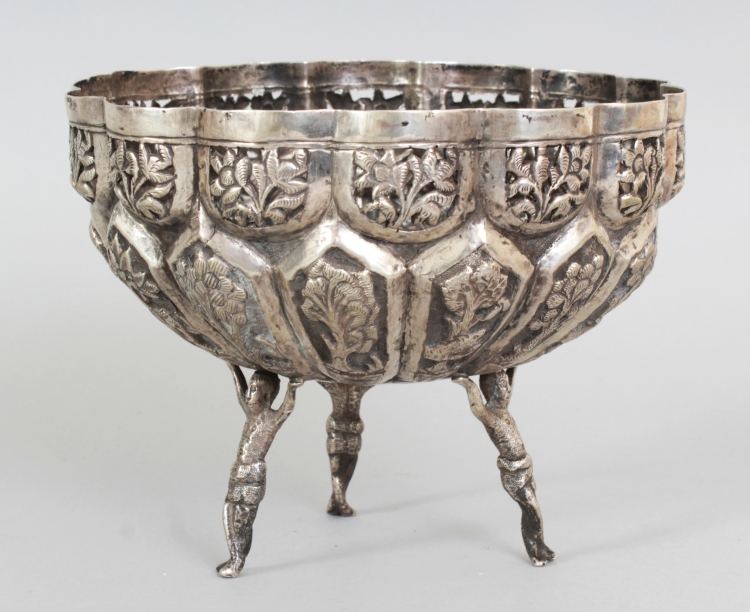 A SOUTH-EAST ASIAN EMBOSSED SILVER-METAL BOWL, weighing 285gm, supported on three figural feet, - Image 4 of 8