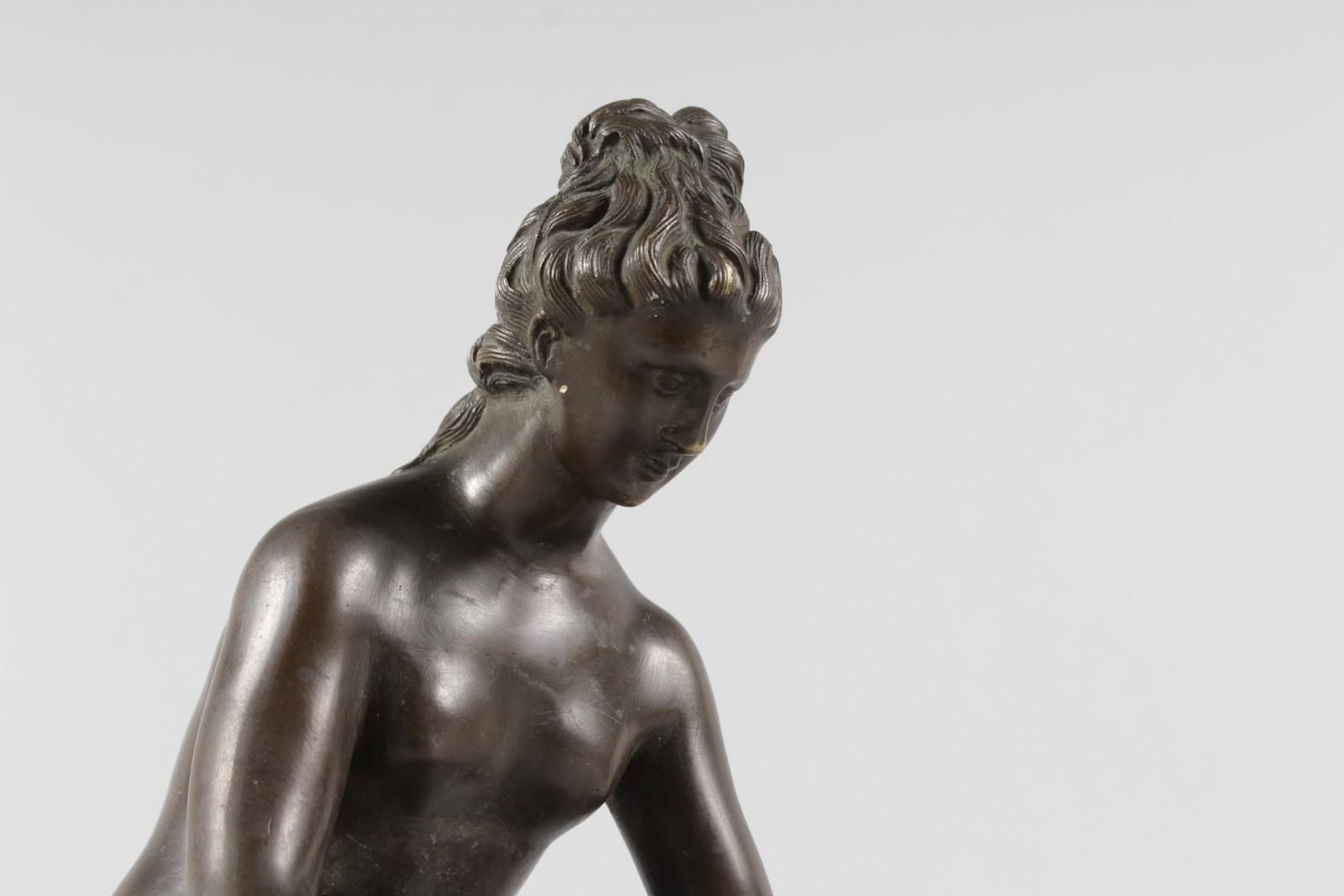 A 19TH CENTURY BRONZE FIGURE of a semi clad woman. - Image 3 of 6