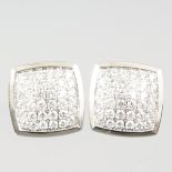 A GOOD PAIR OF 18CT WHITE GOLD AND DIAMOND SET CUFFLINKS.