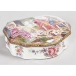 A GOOD 18TH CENTURY CONTINENTAL SHAPED BOX AND COVER, the top painted with Roman figures, the