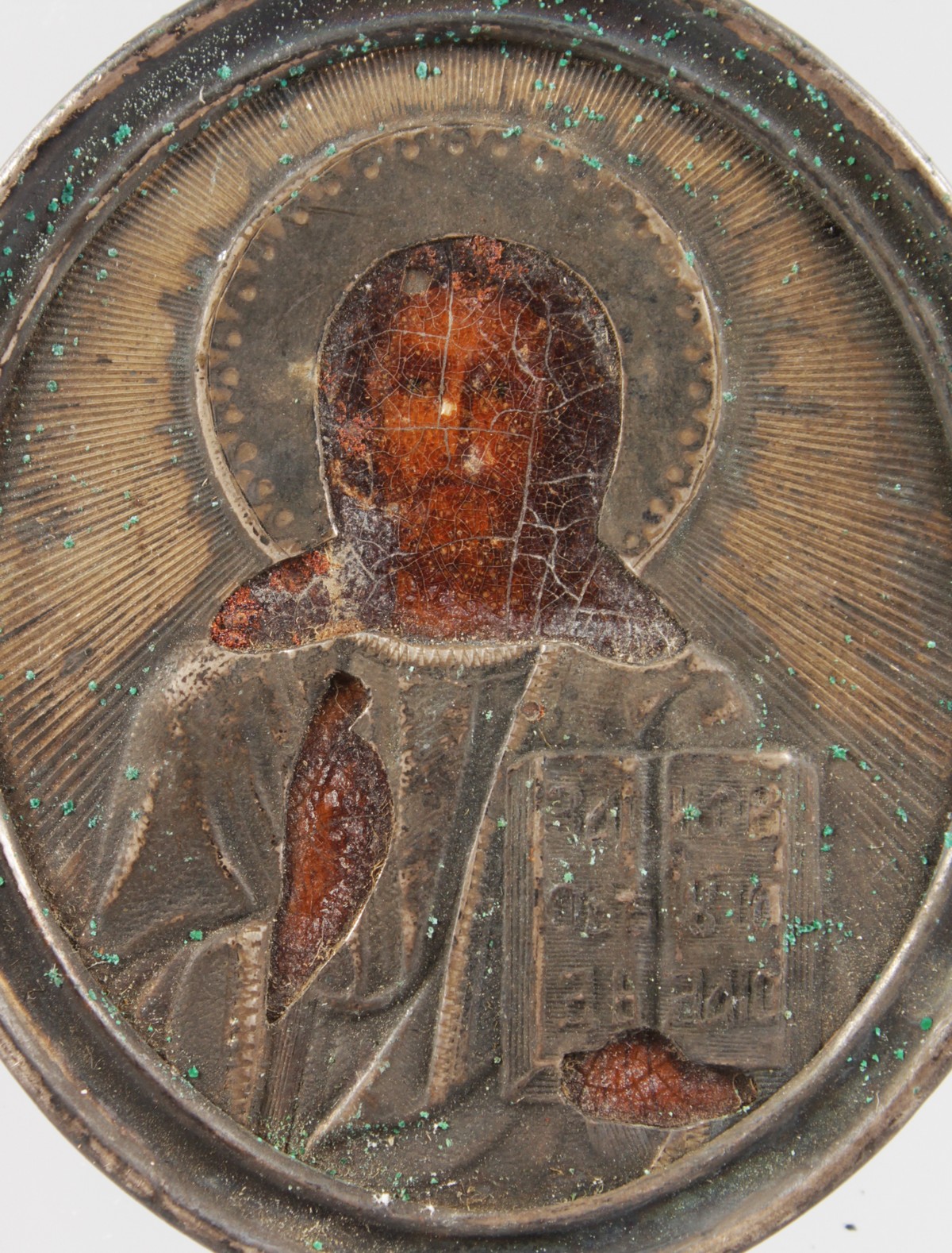 A RUSSIAN MINIATURE OVAL TRAVELLING ICON. 4.5cms x 4cms. - Image 2 of 3