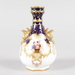 A ROYAL CROWN DERBY JAPAN PATTERN BULBOUS VASE. 5ins high.