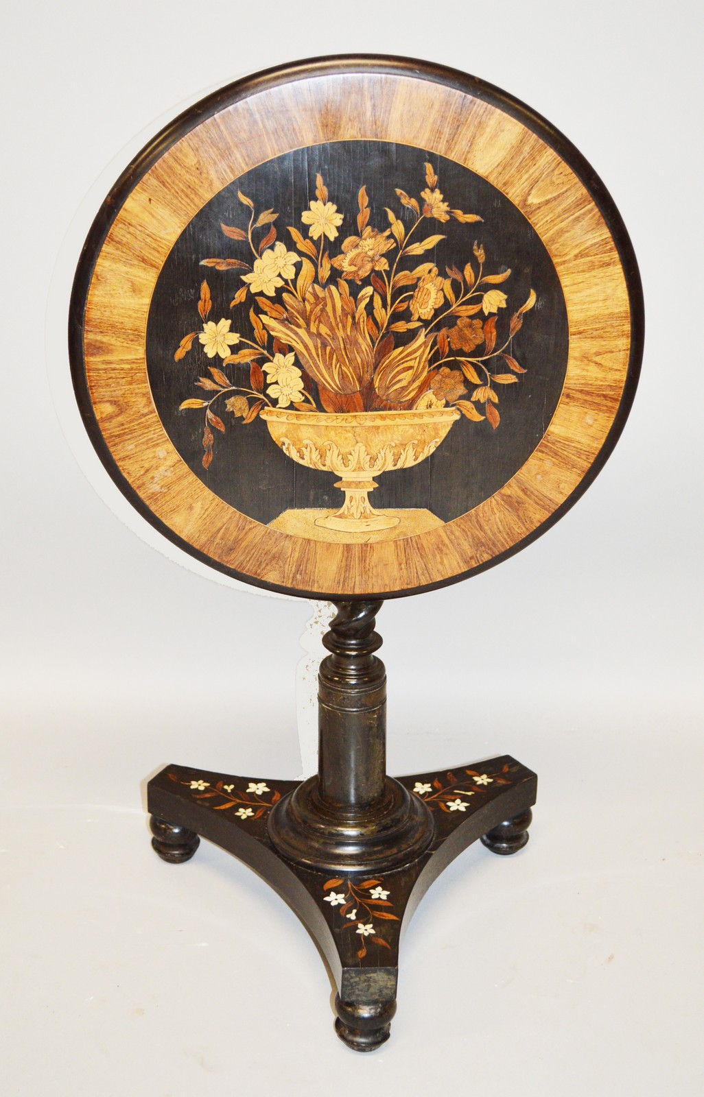A VERY GOOD EARLY 19TH CENTURY INLAID TABLE with circular top, inlaid with ivory and coloured