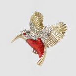 A HUMMINGBIRD GILT AND ENAMEL BROOCH.