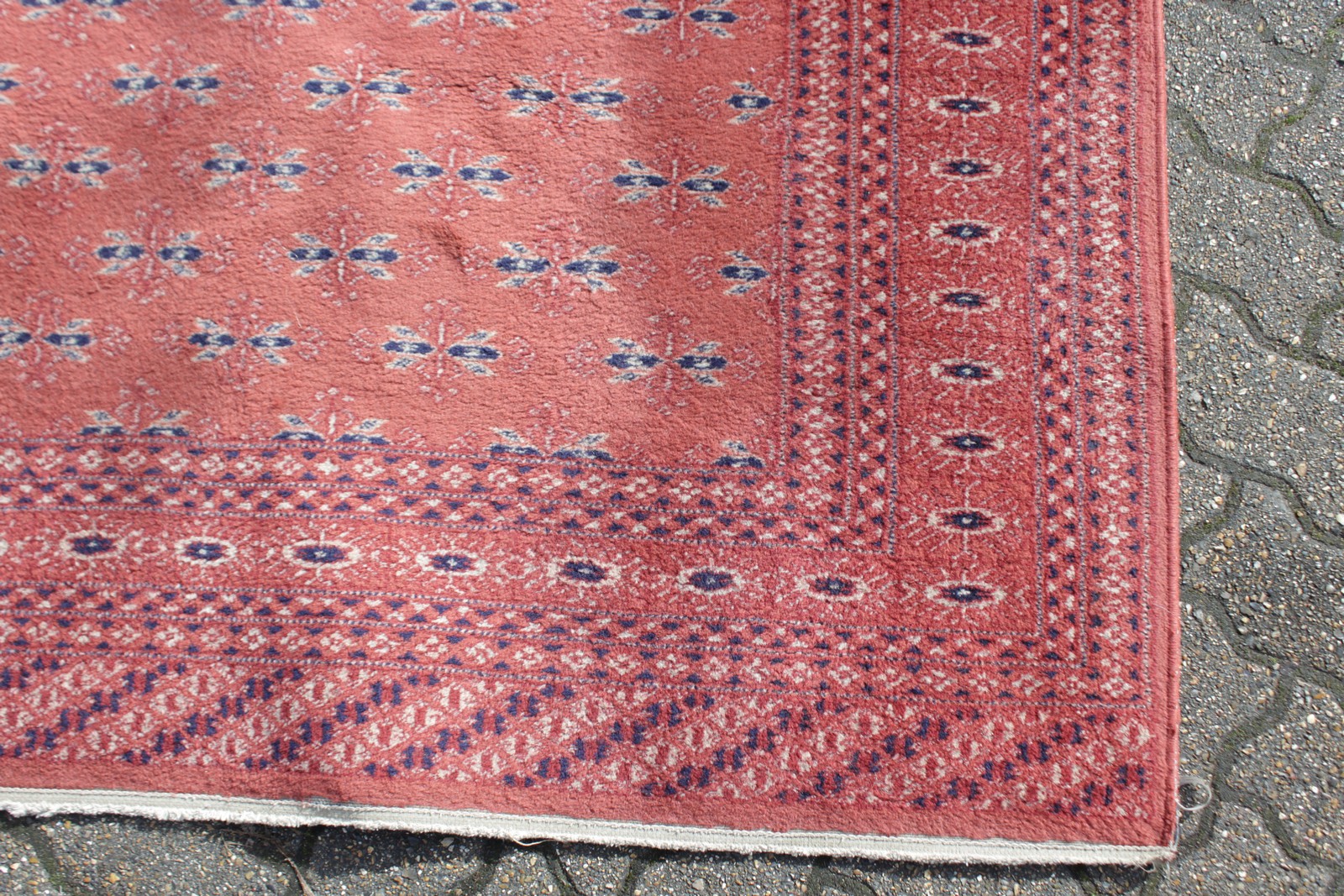 A PERSIAN WOOL CARPET, red ground, double border with central repeat pattern. 6ft x 4ft 3ins. - Image 3 of 4