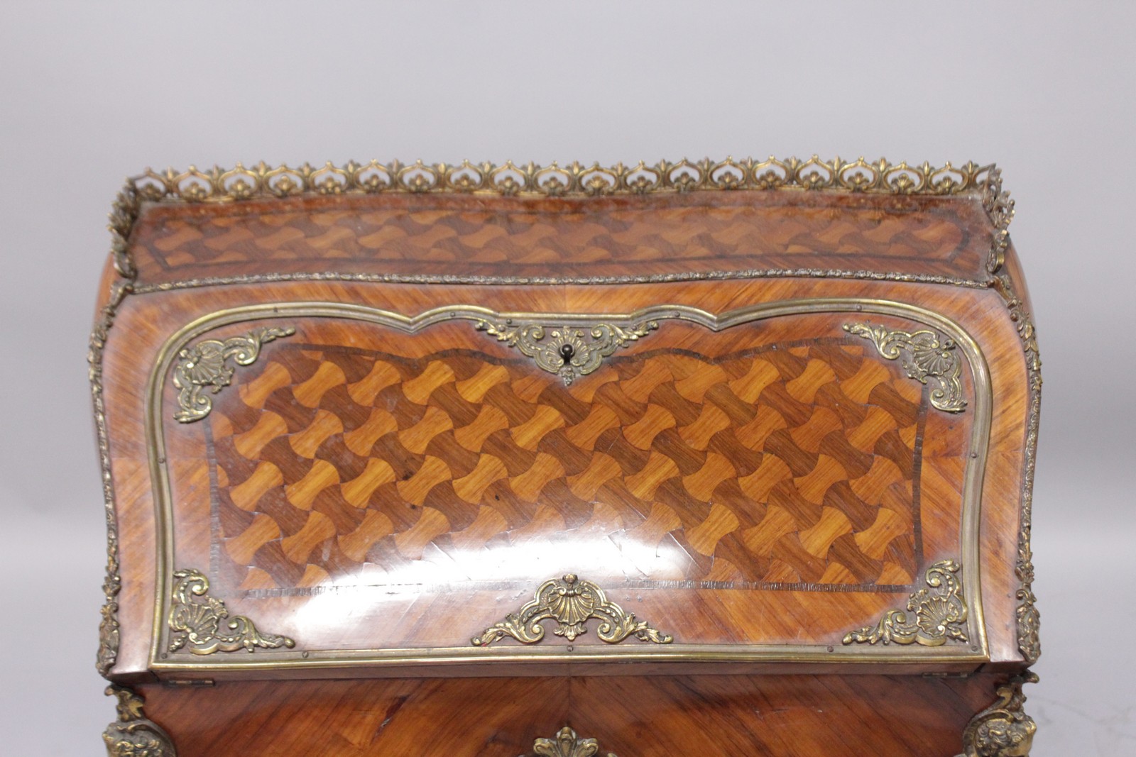 A GOOD 19TH CENTURY KINGWOOD, ORMOLU AND PARQUETRY INLAID BUREAU, IN THE MANNER OF LINKE, with - Image 5 of 5