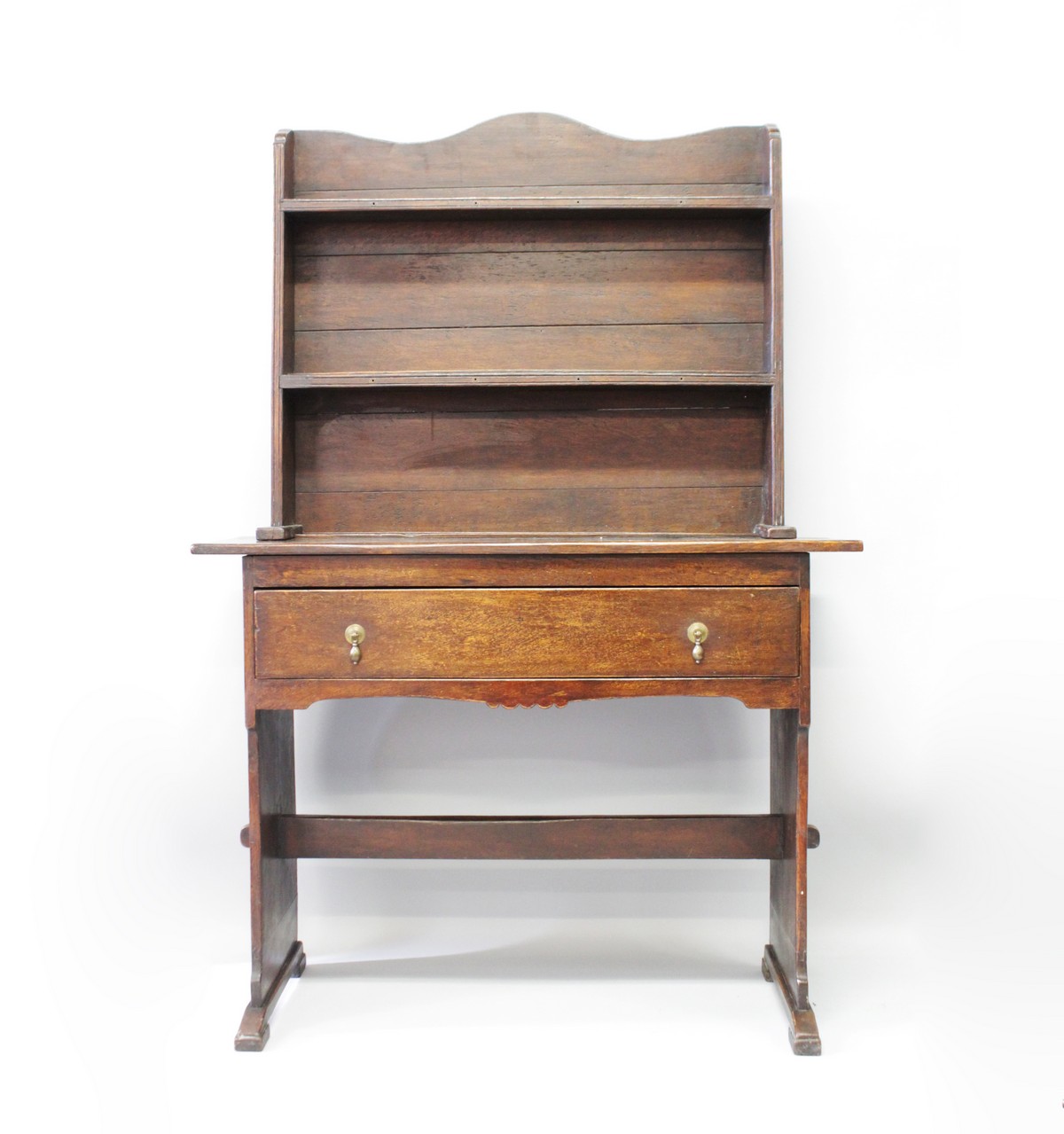 A RUSTIC OAK DRESSER OF SMALL SIZE, 20TH CENTURY, with a double Delft rack over a base with a single