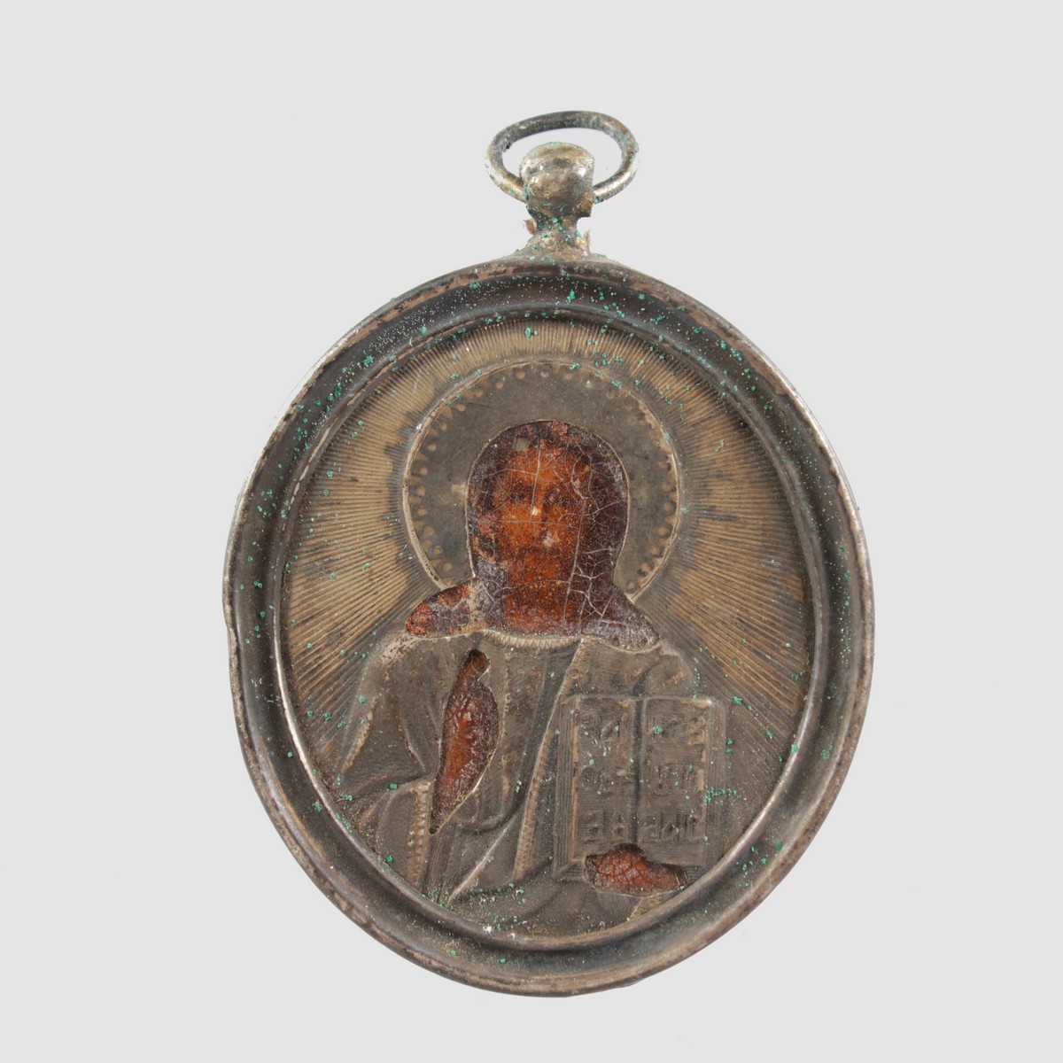 A RUSSIAN MINIATURE OVAL TRAVELLING ICON. 4.5cms x 4cms.