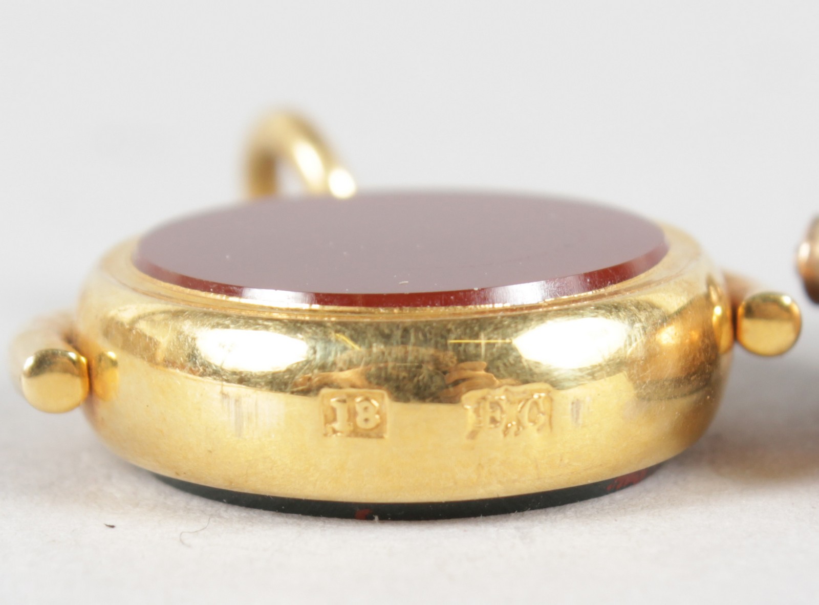 AN 18CT GOLD SWIVEL FOB and a 9CT GOLD SWIVEL FOB (2). - Image 3 of 4