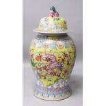 A LARGE GOOD QUALITY 20TH CENTURY CHINESE YELLOW GROUND FAMILLE ROSE BOYS VASE & COVER, decorated
