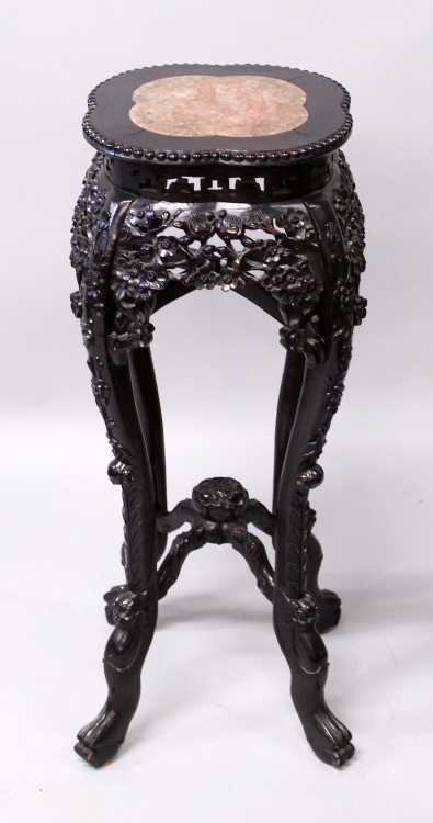 A GOOD QUALITY 19TH CENTURY CHINESE MARBLE TOP CARVED HARDWOOD STAND, with lobed top surface and - Image 2 of 8