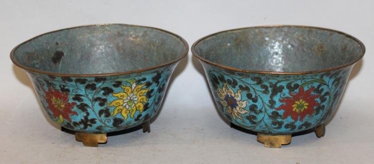 A PAIR OF 19TH CENTURY ORIENTAL MING STYLE CLOISONNE BOWLS, each decorated on a turquoise ground - Image 2 of 5