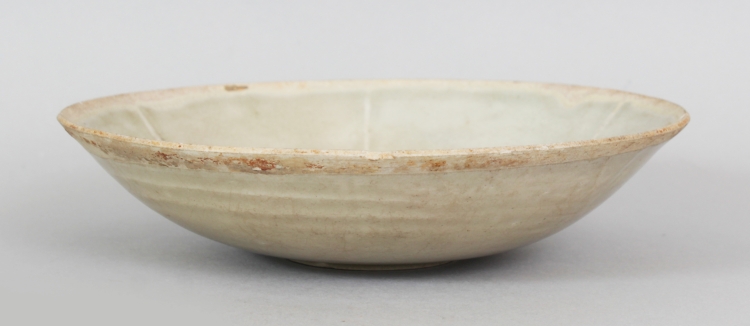 A CHINESE SONG DYNASTY PORCELAIN BOWL, possibly Yue ware, of rounded conical form, the interior with - Image 3 of 5