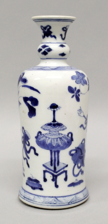 A CHINESE KANGXI PERIOD ISLAMIC MARKET BLUE & WHITE PORCELAIN VASE, circa 1700, painted with a - Image 2 of 9