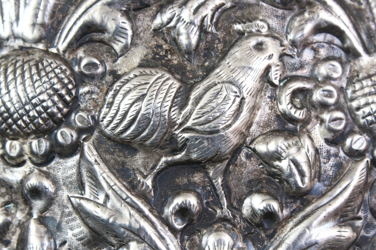 A LARGE UNUSUAL INDO-PERSIAN STYLE SILVER-METAL BOWL, with impressed Chinese character maker's marks - Image 7 of 10