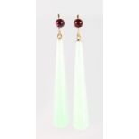 A PAIR OF ART DECO DESIGN JADE AND CARVED DROP EARRINGS.