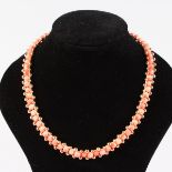 A RARE 14CT YELLOW GOLD AND CORAL NECKLACE.