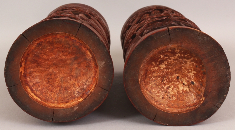 A LARGE PAIR OF EARLY 20TH CENTURY CHINESE CARVED BAMBOO CYLINDRICAL BRUSH POTS, each decorated with - Image 8 of 8