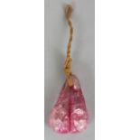 A GOOD CHINESE QING DYNASTY PINK TOURMALINE CRYSTAL PENDANT, carved in the form of two hanging
