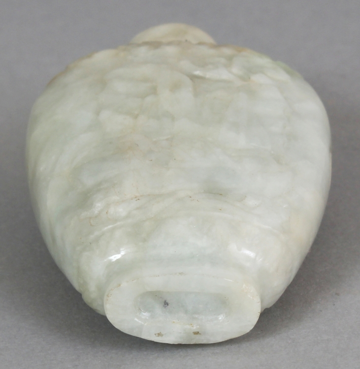 A 20TH CENTURY CHINESE JADE SNUFF BOTTLE, of pale celadon tone, carved to one side with a junk and - Image 6 of 6