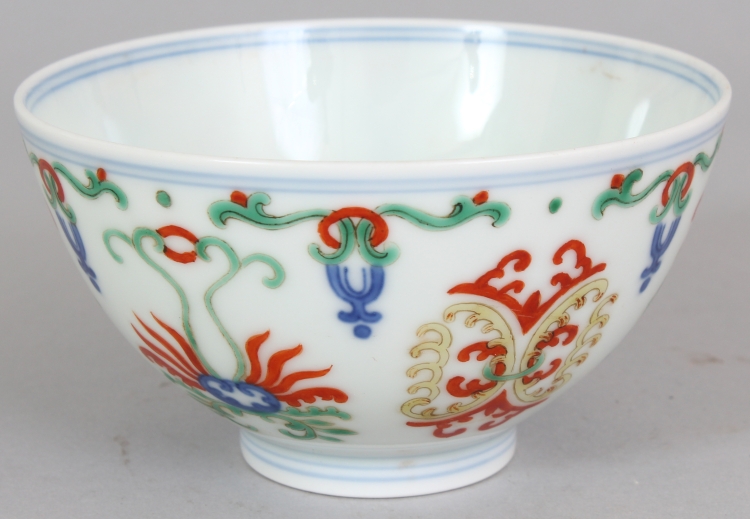 A GOOD QUALITY CHINESE DOUCAI PORCELAIN BOWL, decorated with a variety of formal motifs, the base - Image 2 of 7