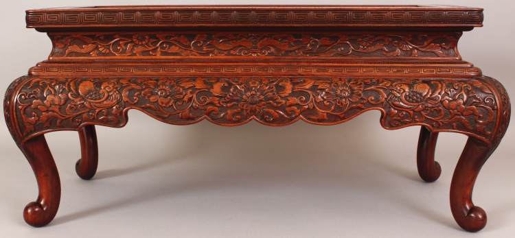 A FINE QUALITY 19TH CENTURY CHINESE RECTANGULAR CARVED HARDWOOD LOW STAND OR TABLE, the frieze - Image 2 of 10