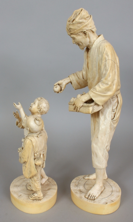 A LARGE UNUSUAL FINE QUALITY SIGNED JAPANESE MEIJI PERIOD IVORY DOUBLE OKIMONO GROUP, comprising two - Image 4 of 8
